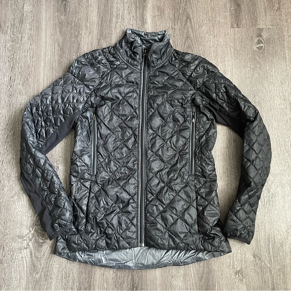 Lululemon Black and Grey Reversible light Puffer Quilted Activewear Jacket - Picture 12 of 14